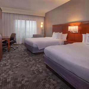Deluxe Queen Room Two Queen Beds